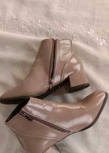 nude/Tan Boot