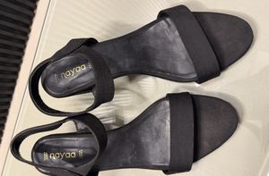 Nayaa Black Elastic Strap Sandals