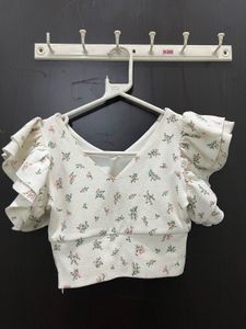 Floral Print Ruffle Sleeve Crop Top