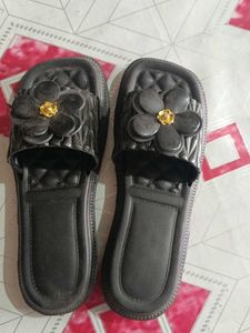 Stylish Black Flower Slides