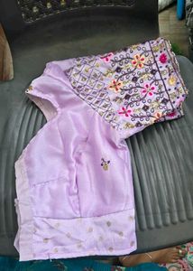 Lavender saree with stiched blouse