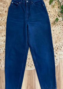 Vintage 90s high waisted tapered leg mom fit jeans