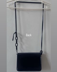 BLACK SLING BAG