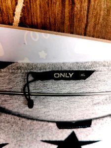 SOLD OUT ONLY Women’s Grey All-Over Black Star Pri