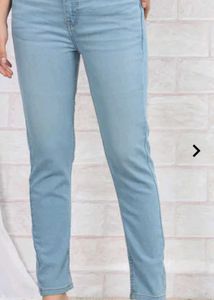 Light Wash Denim Jeans Womens