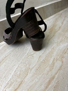 Stylish Black Wedge Sandals