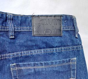 Stylish Calvin Klein Jeans – Classic Dark Blue Fit