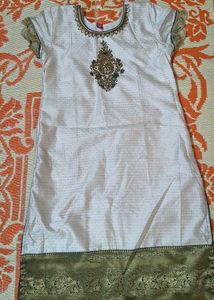 Elegant White Embroidered Kurta