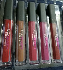 👄Huda Beauty Lipstick