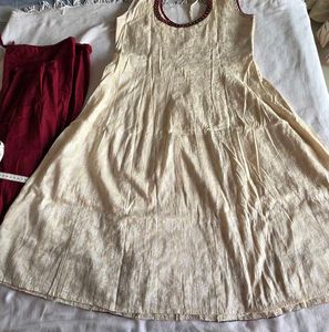 Elegant Off-White Kurta with Maroon Scarf