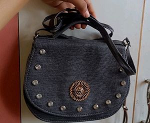 Dark 🌑 Gray Coloure Fashion Sling Bag