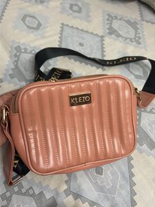 Kleio Crossbody Bag - Stylish & Chic