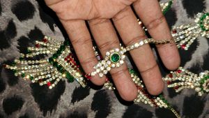 Stunning Rhinestone Necklace &amp; Earring Set