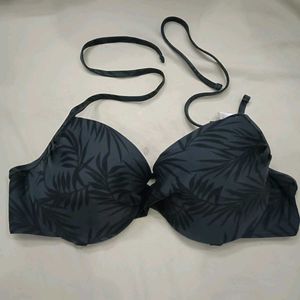 🥰 Stylish Tropical Print Bikini Top