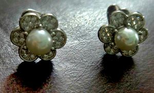 Flower Pearl &amp; Crystal Stud Earrings SS925