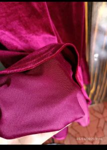 Elegant Maroon Velvet Midi Dress