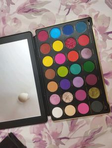 Revolution X Patricia Bright Eyeshadow Palette