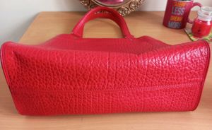 Authentic DKNY Stylish Bag