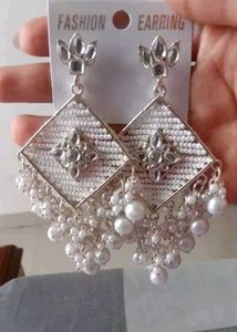 Flaring Jwellers Classy Earings...