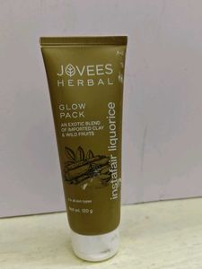 Jovees Herbal Glow Pack