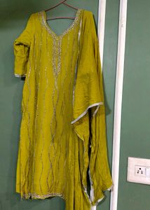 Beautiful Olive Green Kurta Set
