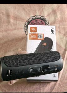 JBL Flip 5 Portable Bluetooth Speaker – Like New