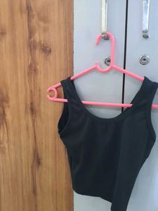 SALE🚨Black Ribbed Crop Tank Top