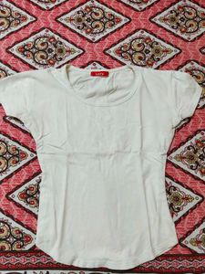 Levi's Cream T-Shirt
