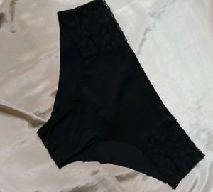 Elegant Black Lace Bra