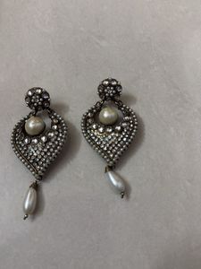 Elegant Pearl Drop Earrings