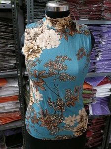 Floral Mock Neck Sleeveless Top