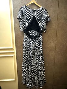 Chic Designer Black &amp; White Patterned Jumpsuit