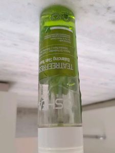 Tea Tree Freshes Balancing Skin Toner