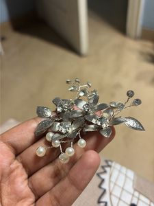 Elegant Floral Hair Clip