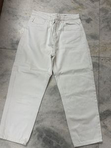 Stylish Off-White Trousers