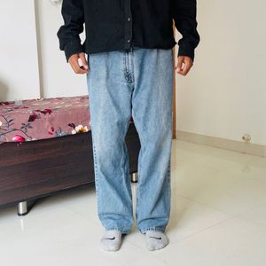 Classic Light Wash Loose Fit Jeans