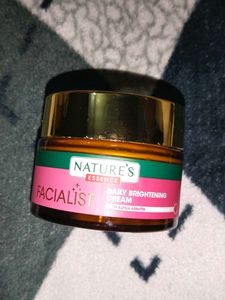 Nature's Essence Compact