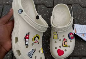 🎀Crocs with food charms &amp; socks