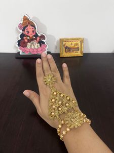 Stunning Gold Hand Harnesses with Pearls