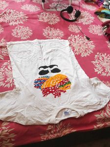 Unique Graphic Print T-Shirt