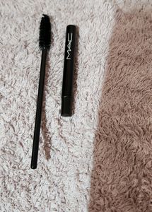 M.A.C Lip Brush With Free Spooly