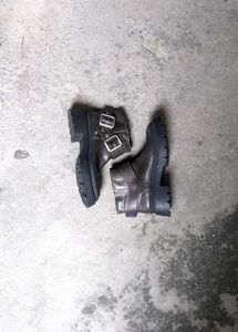 zara Stylish Buckle Detail Ankle Boots