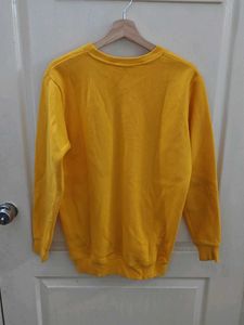 Oversize Yellow "XOXO" Graphic Sweatshirt