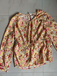 Chic Yellow Floral Print Tie-Waist Top