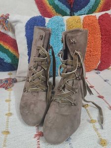 Ket Importa Lace-Up Booties