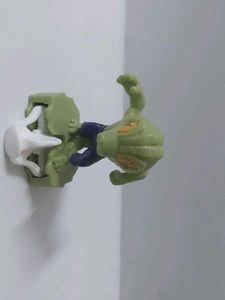 kinder joy - lizard Toy Figure