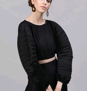 Chic Black Ruched crop Top