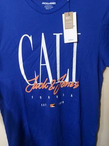 Men's Casual Tshirt.  New With Tag Good Condition