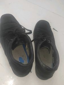 Classic Black Leather Lace-Up Shoes