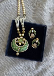 ELEGANT PENDANT SET